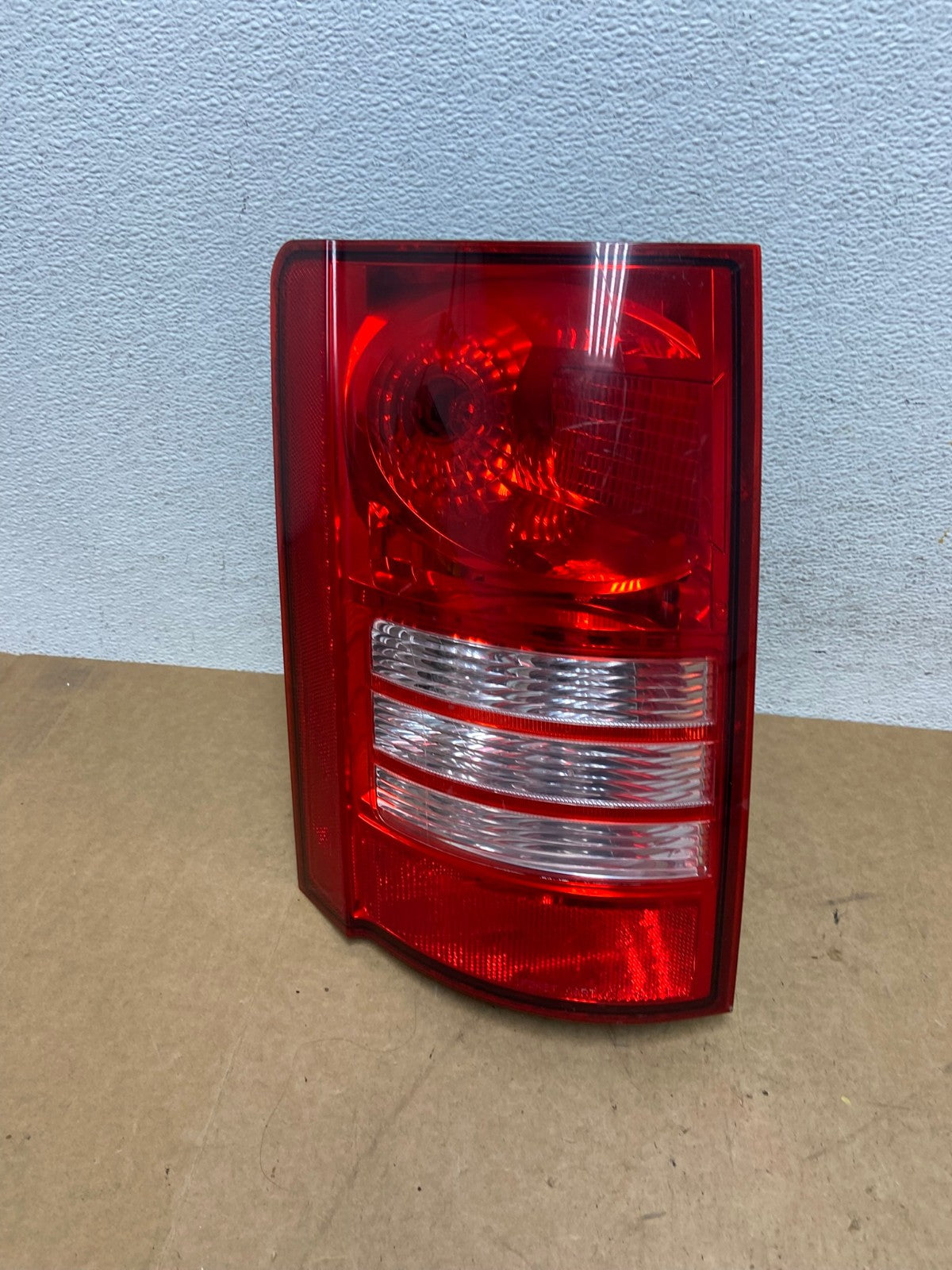 2008-2010 Chrysler Town and Country Left Driver Tail Light AE3103 LK0
