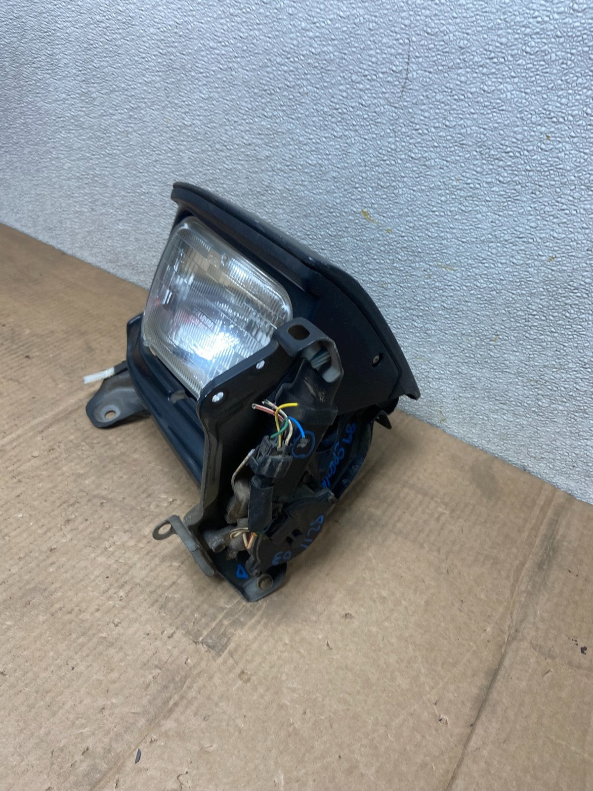 1988 to 1991 Toyota Corolla Coupe AE92 SR5 GTS Right Side Headlight AA62631