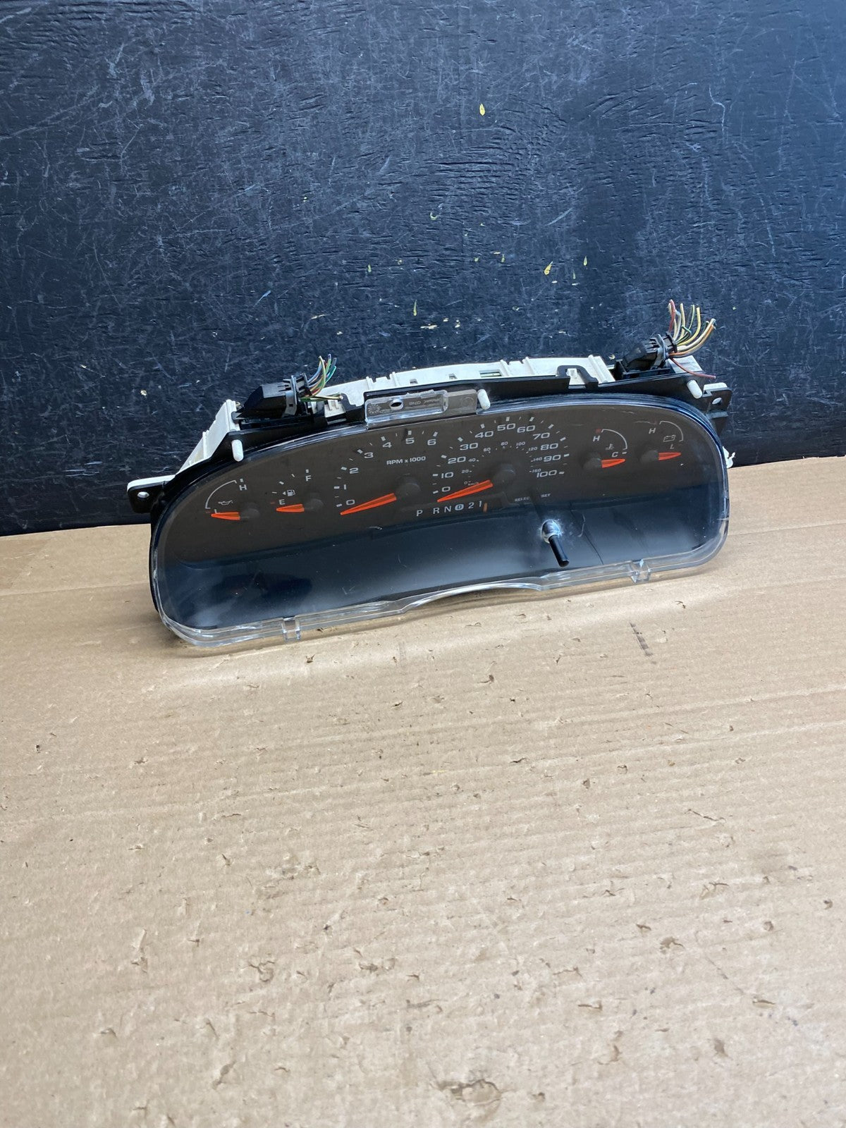 2006 Ford E350 Gauge Speedometer Cluster ag6379 DG0