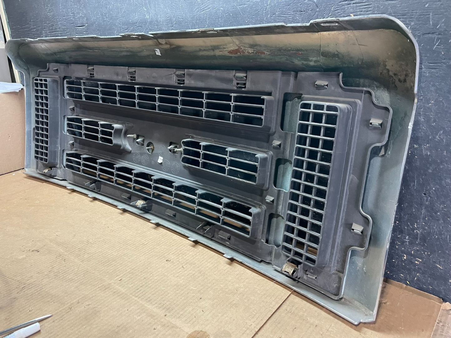 2008 to 2014 Ford Econoline E150 E250 Front Upper Chrome Grill Grille aa9104 DG8