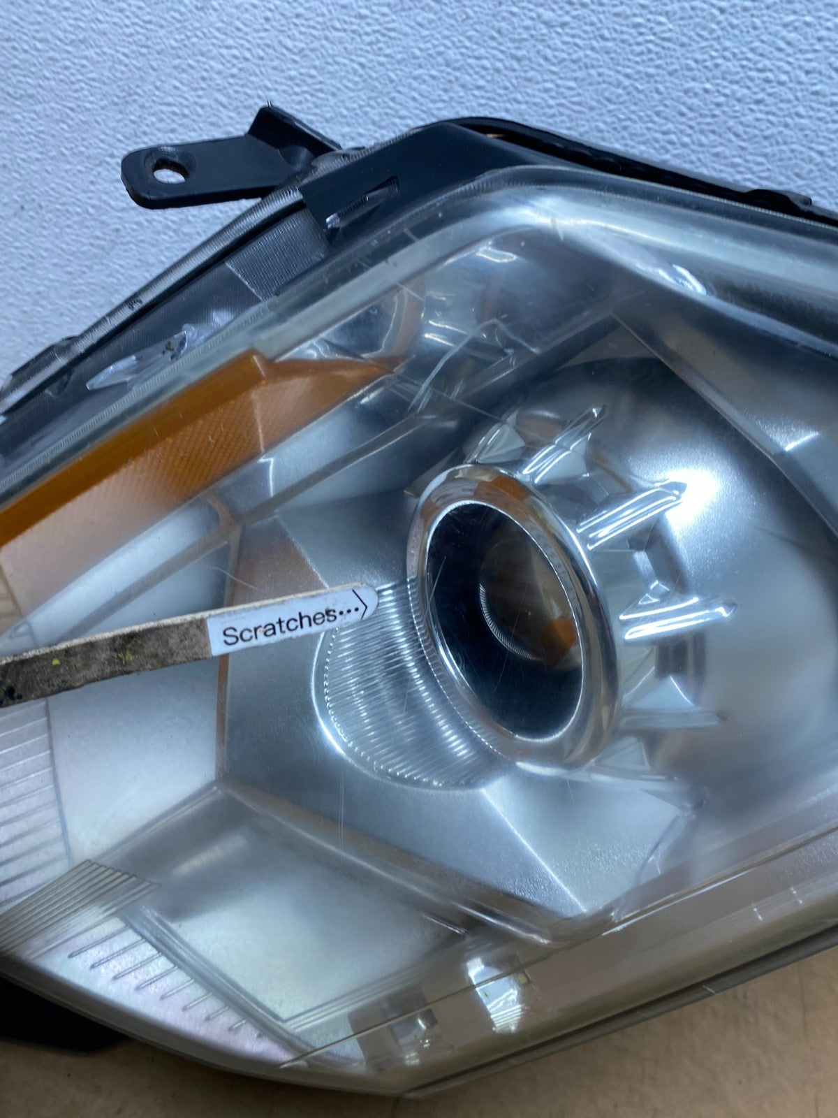 Halogen 2010 to 2016 Cadillac SRX Left Driver LH Side Headlight AE2949 DW3