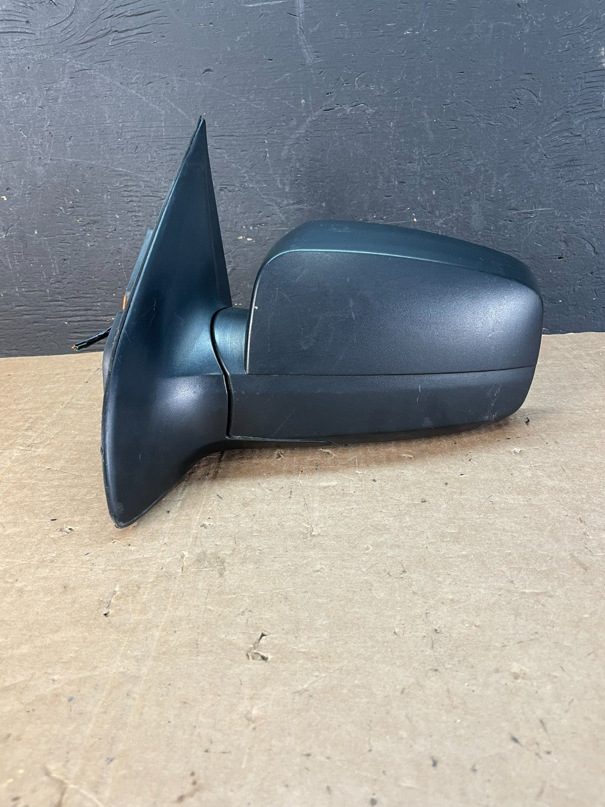 2003 to 2009 Kia Sorento Left Driver LH Door Mirror AE8547 DW0