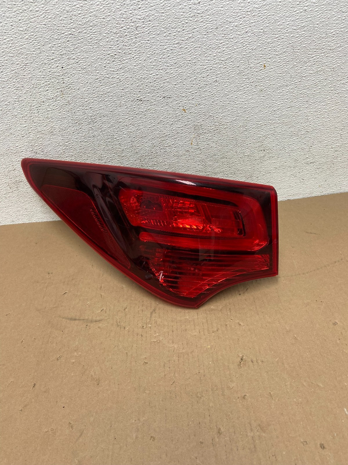 2017 - 2018 Hyundai Santa Fe Left Driver LH Side Tail Light AD6466 DG0