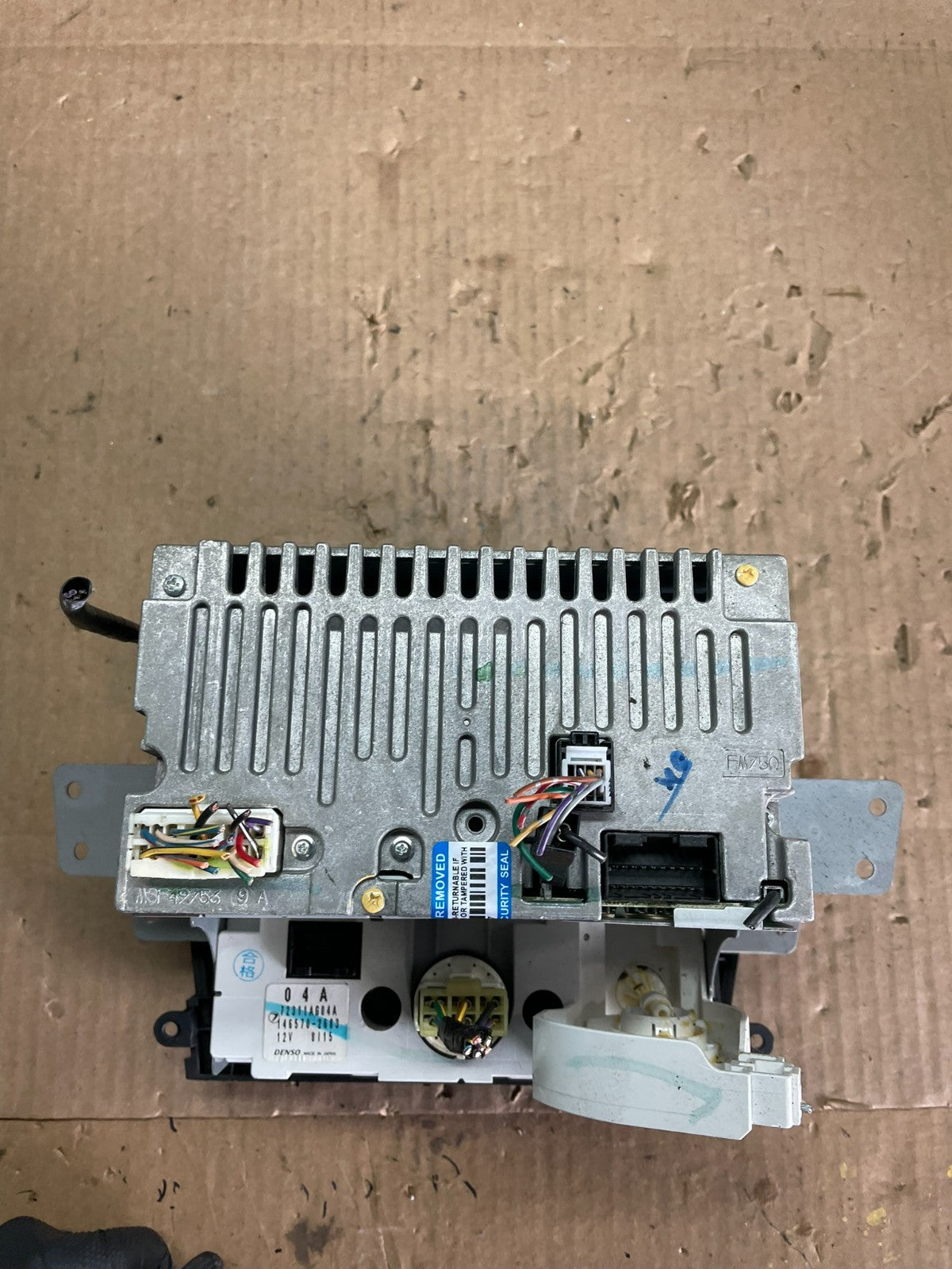 2005 to 2009 Subaru Legacy AM FM CD Radio Climate Control Player OEM AB3132 DG2