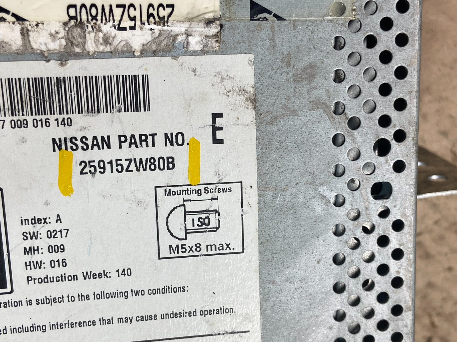2010 to 2011 Nissan Versa Am Fm Cd Player Radio Receiver 25915zw80b q0977 DG8