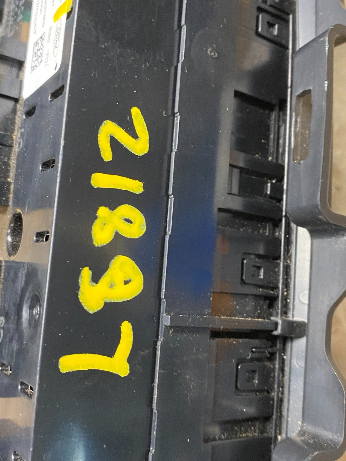 2020 to 2023 Ford Explorer Radio Climate Control Panel Trim L6812 PS7
