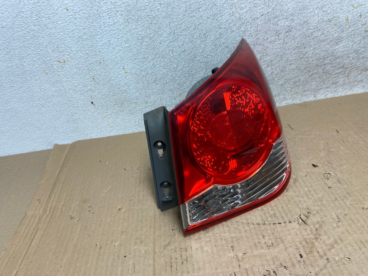 2011 2012 2013 2014 Chevrolet Cruze Right Passinger RH Side Tail Light AI1288 LK2