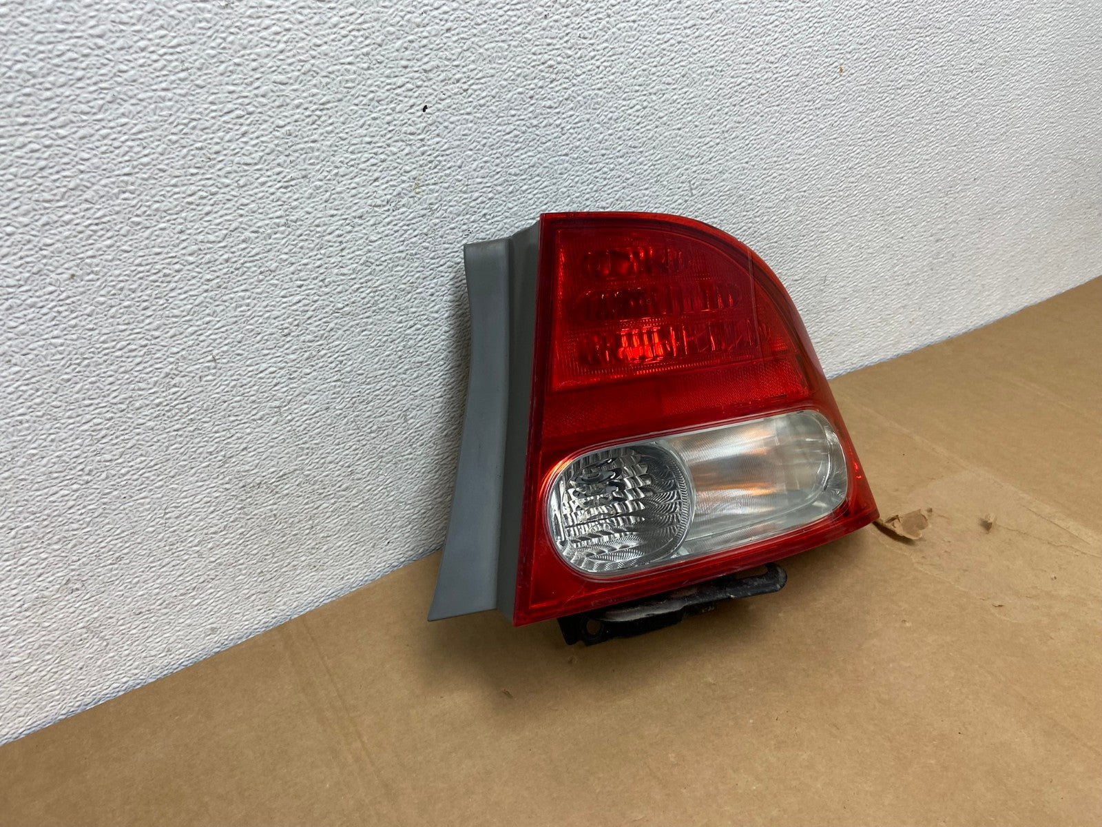 2009 2010 2011 Honda Civic Right Passenger Side Tail Light AC8357 LK2