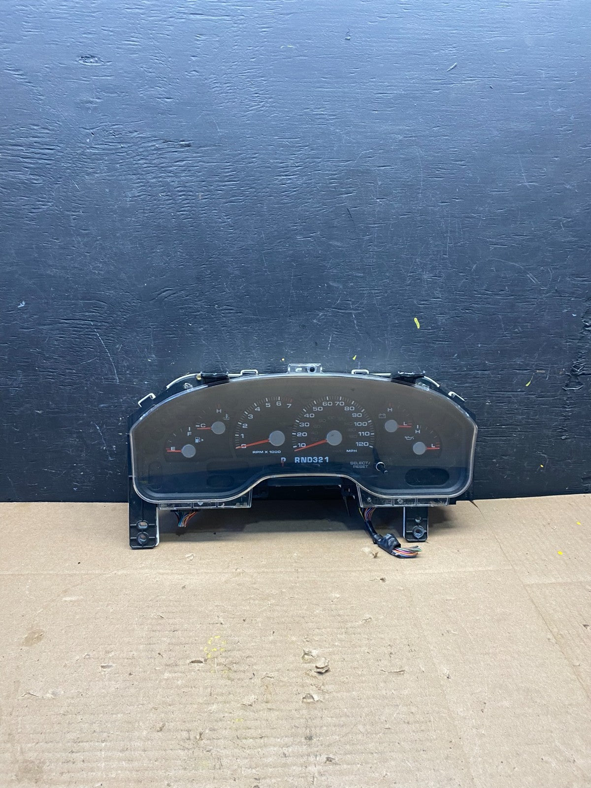 2004 2005 Ford Explorer Speedometer Cluster Gauge q2258 DG0
