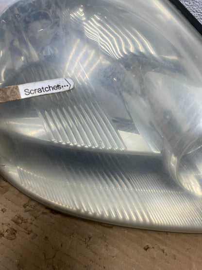 2004-2005 Toyota Sienna Right Passenger Halogen Headlight AD4295 DW3