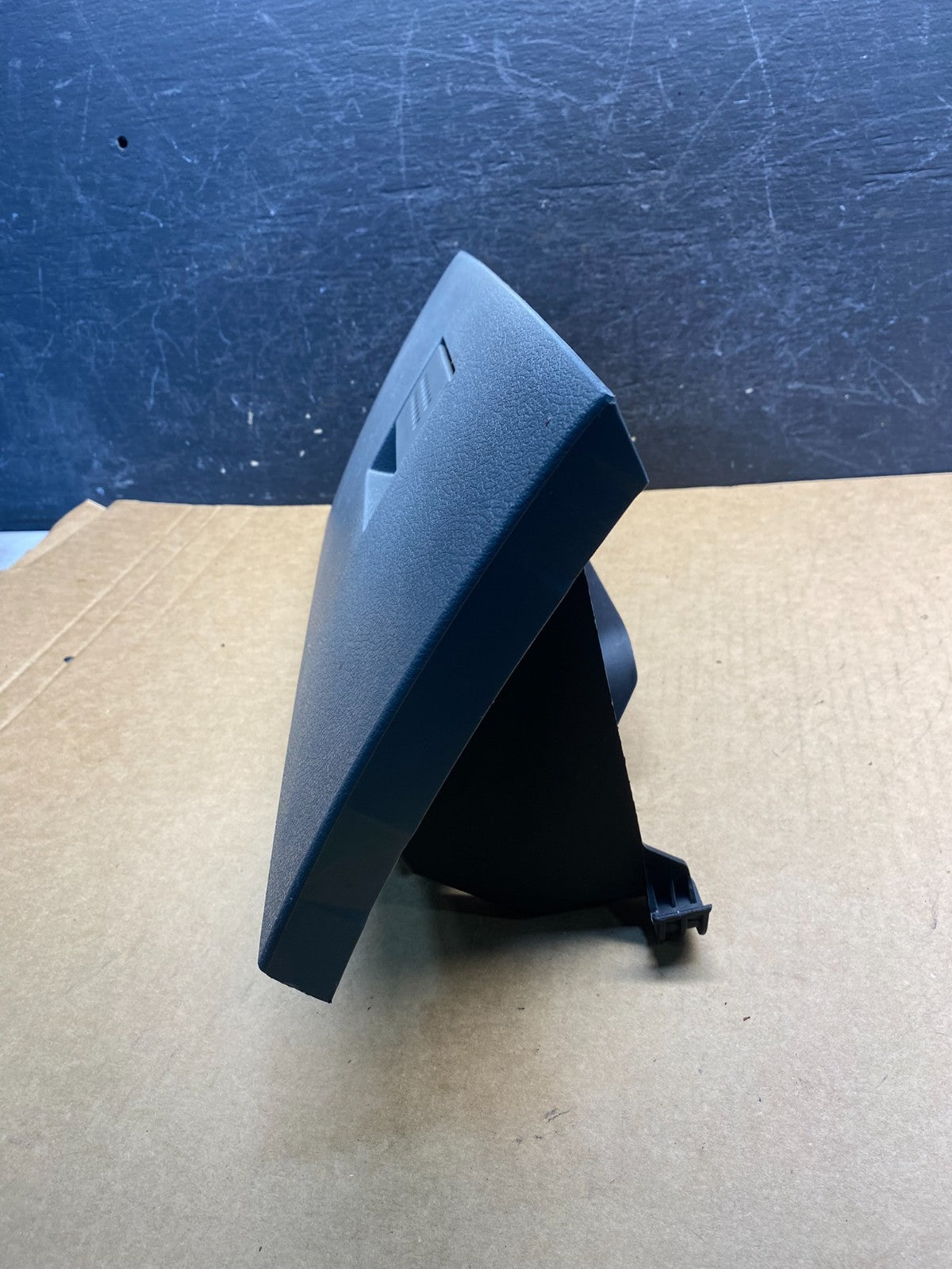 2004 to 2009 Dodge Durango Right Passenger RH Glove Box Compartment AH7075 DG2