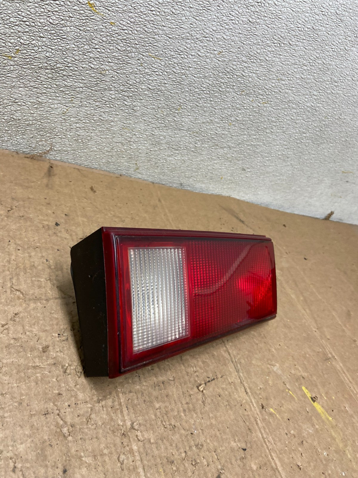 1996 1997 1998 Buick Skylark Right Passenger RH Side Inner Tail Light AA35071