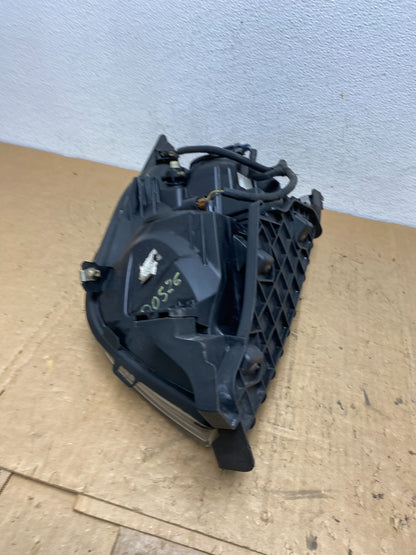 2008 to 2009 Mercury Sable Right Passenger Side Halogen Headlight AD0526 DG10