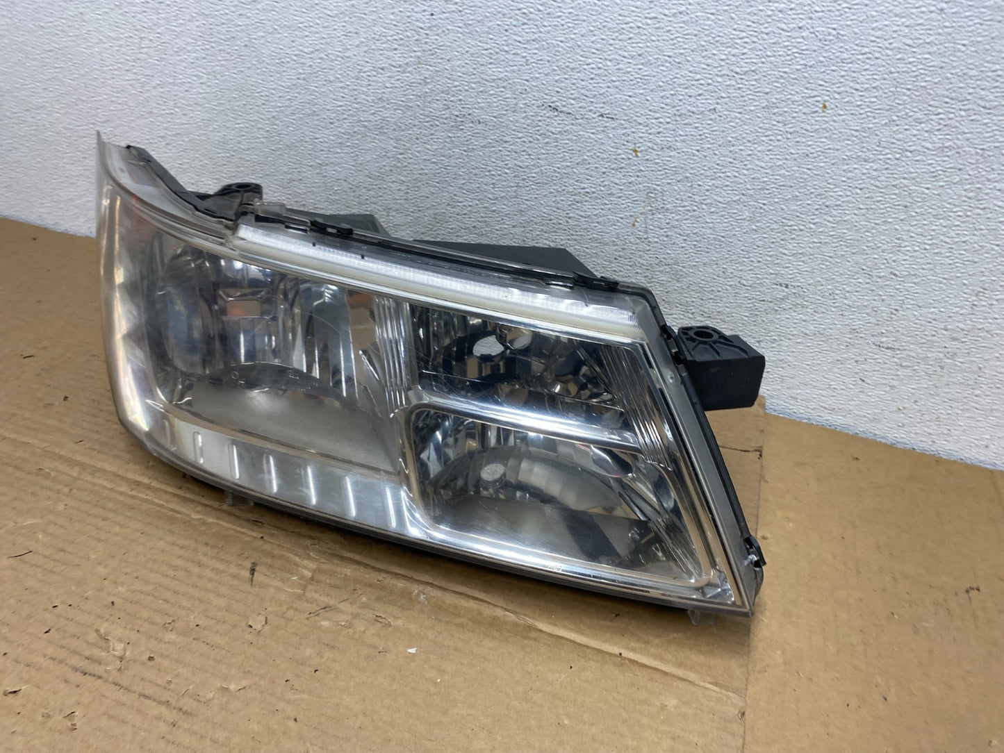 2009 to 2017 Dodge Journey Headlight Right Passenger Rh Halogen AD3895 DW1