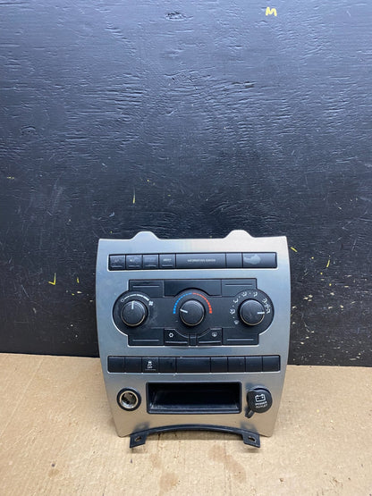 2005 2006 2007 Jeep Commander Grand Cherokee A/C Climate Control Bezel Z7116 DG0