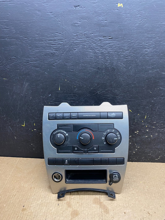 2005 2006 2007 Jeep Commander Grand Cherokee A/C Climate Control Bezel Z7116 DG0