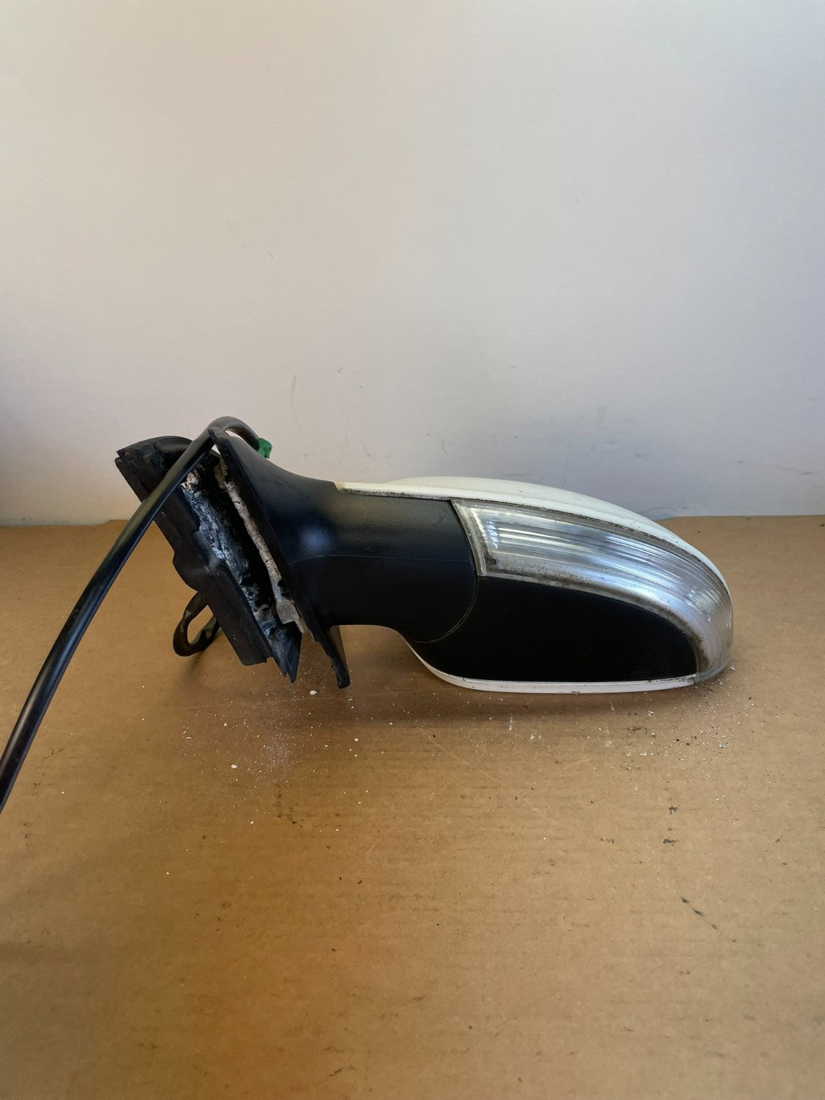 2006-2010 Volkswagen Jetta Left Driver View Door Mirror ag0610 DG3