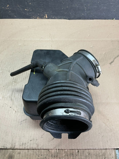 2007 to 2010 Lincoln MKX 3.7L Air Cleaner Box Resonator OEM M8906 DG6