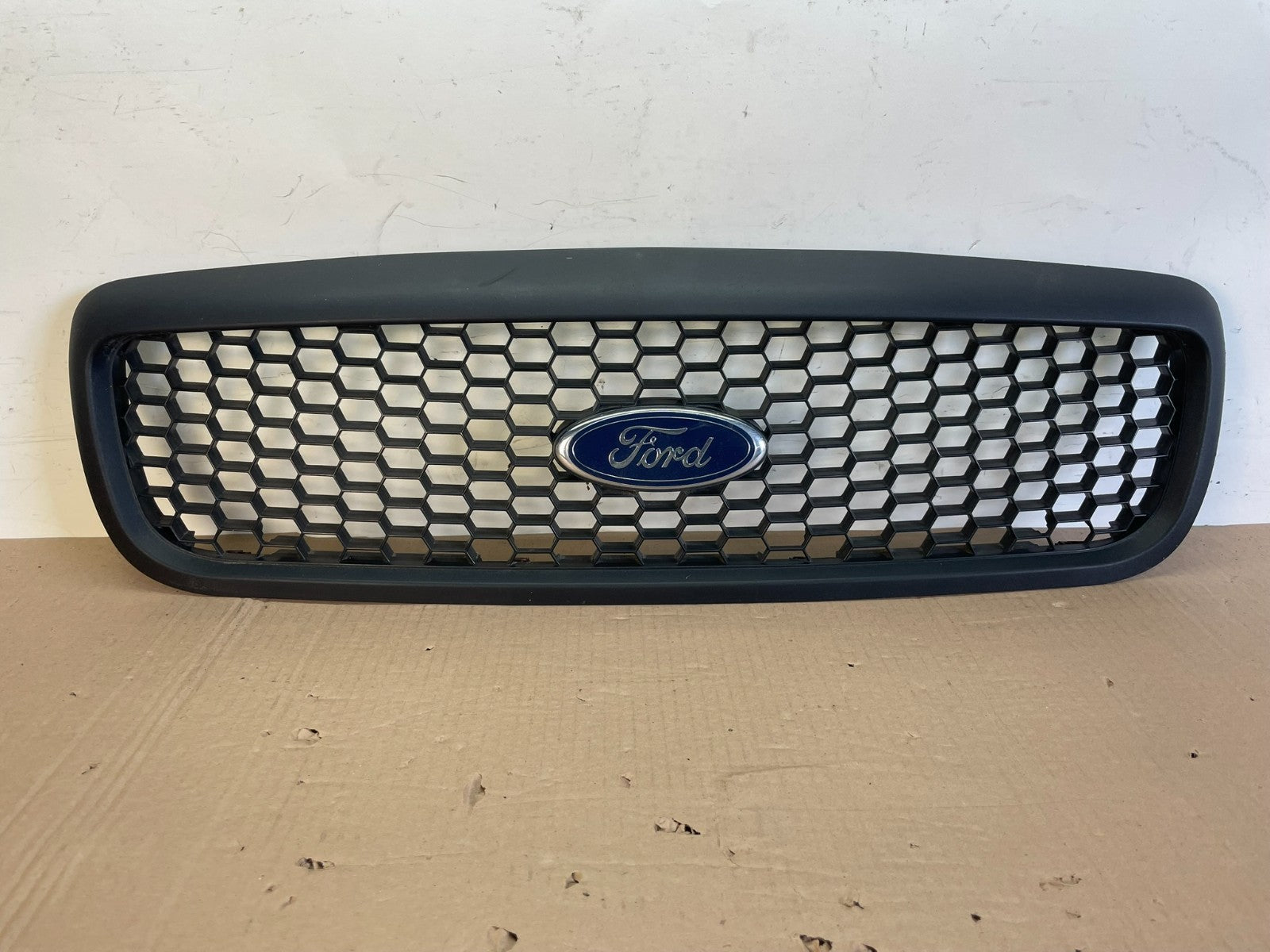 2001-2011 Ford Crown Victoria Front Upper Grille Grill Honeycomb Black ag7716 DG0