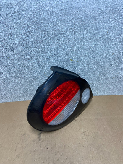 2000 to 2001 Nissan Maxima Left Driver Lh Side Tail Light Oem Z6844 DW2