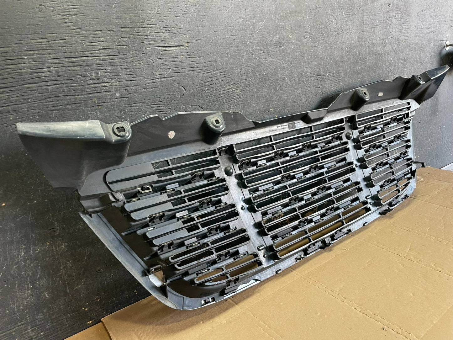 2009 to 2011 Freightliner Sprinter Front Upper Chrome Grill Grille aa8820 DG8