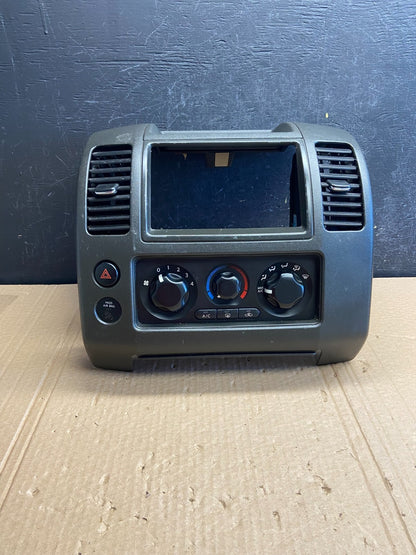 2005-2008 Nissan Xterra Radio A/C Heat Temperature Climate Control AF6201 DG0