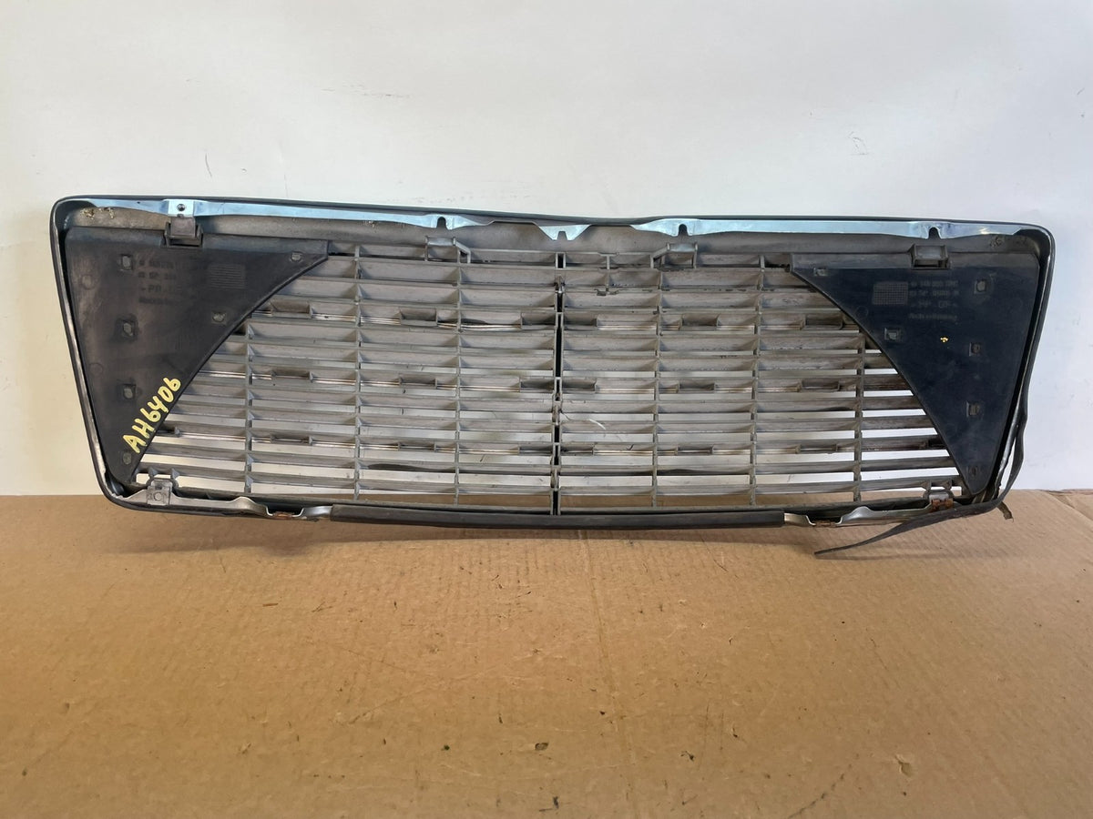 1994 to 1998 Mercedes-Benz W140 S600 S500 S320 Front Upper Grille AH6406 DG3