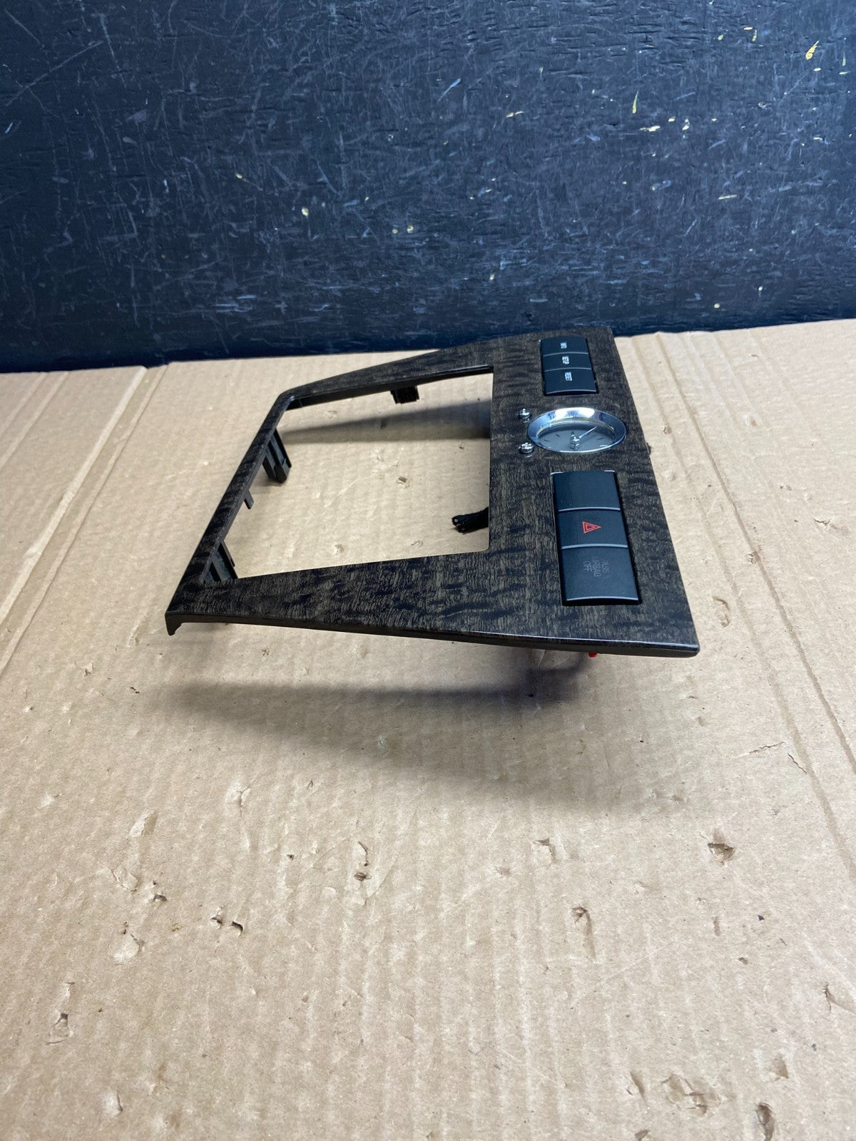 2006 to 2009 Ford Fusion Center Dash Clock Radio Bezel Trim af6181 DG2