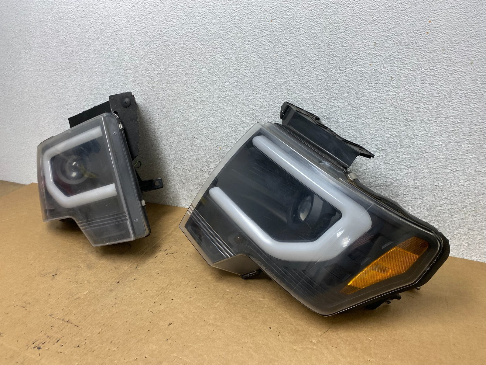 2009 to 2014 Ford F-150 F150 Left+Right LED Halogen Headlights AD5245 DG1