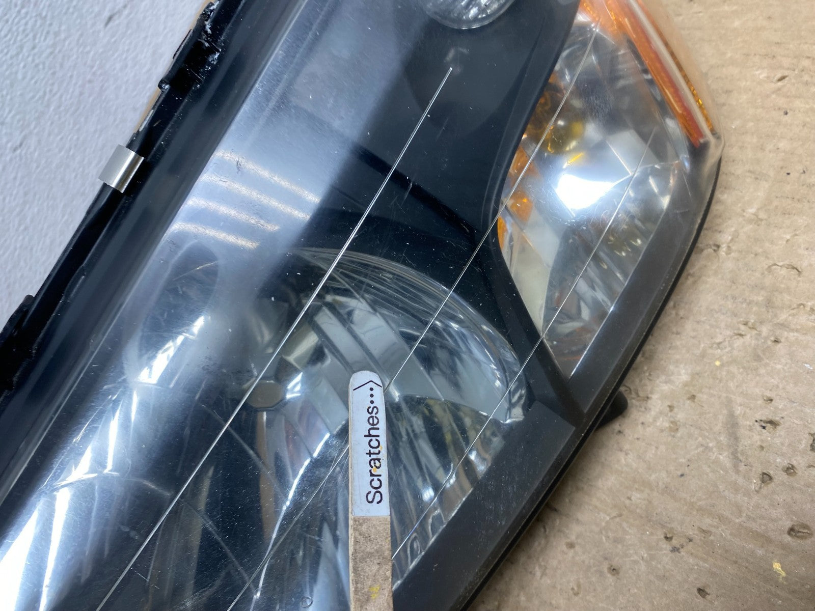 2003 2004 Subaru Forester Left Driver LH Headlight Halogen TYC AC1352 DW3