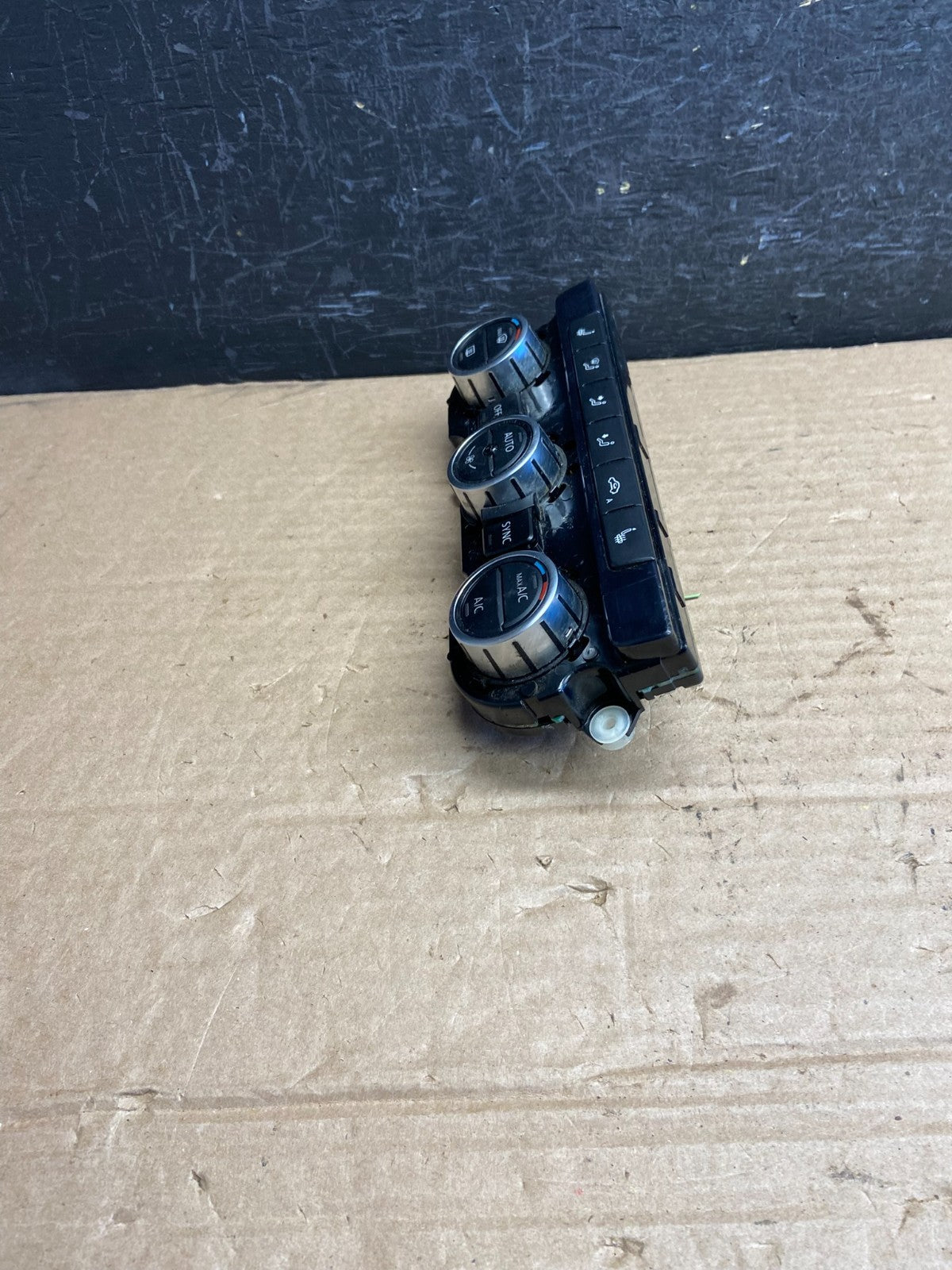 2012 - 2015 Volkswagen Passat Center Climate Control Panel AC Heater AF2078 DW2