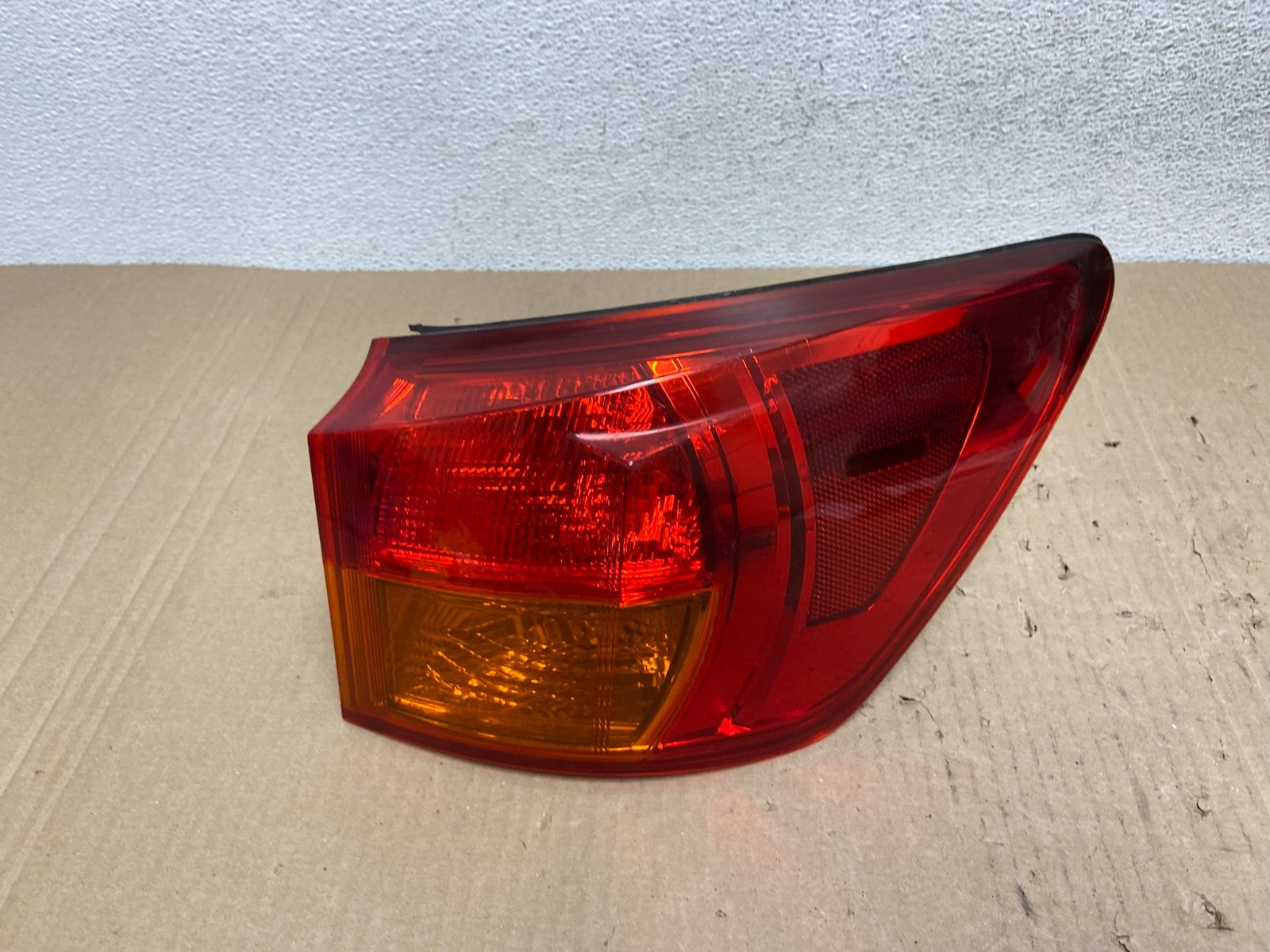 2006-2008 Lexus IS250 Right Passenger Rh Side Outer Tail Light AE9660 LK0
