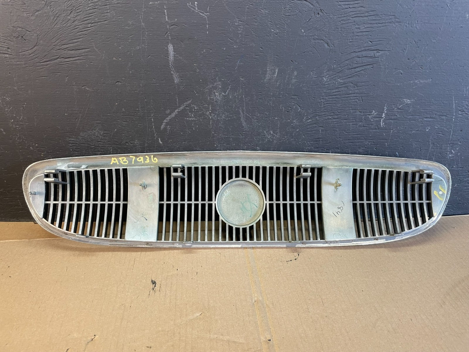 2003 to 2005 Buick Century Front Upper Grill Grille ab7936 DG3