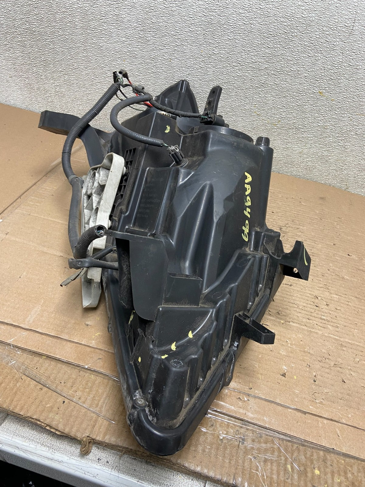 2013 to 2016 Nissan Pathfinder Left Driver LH Side Headlight Halogen AA949910