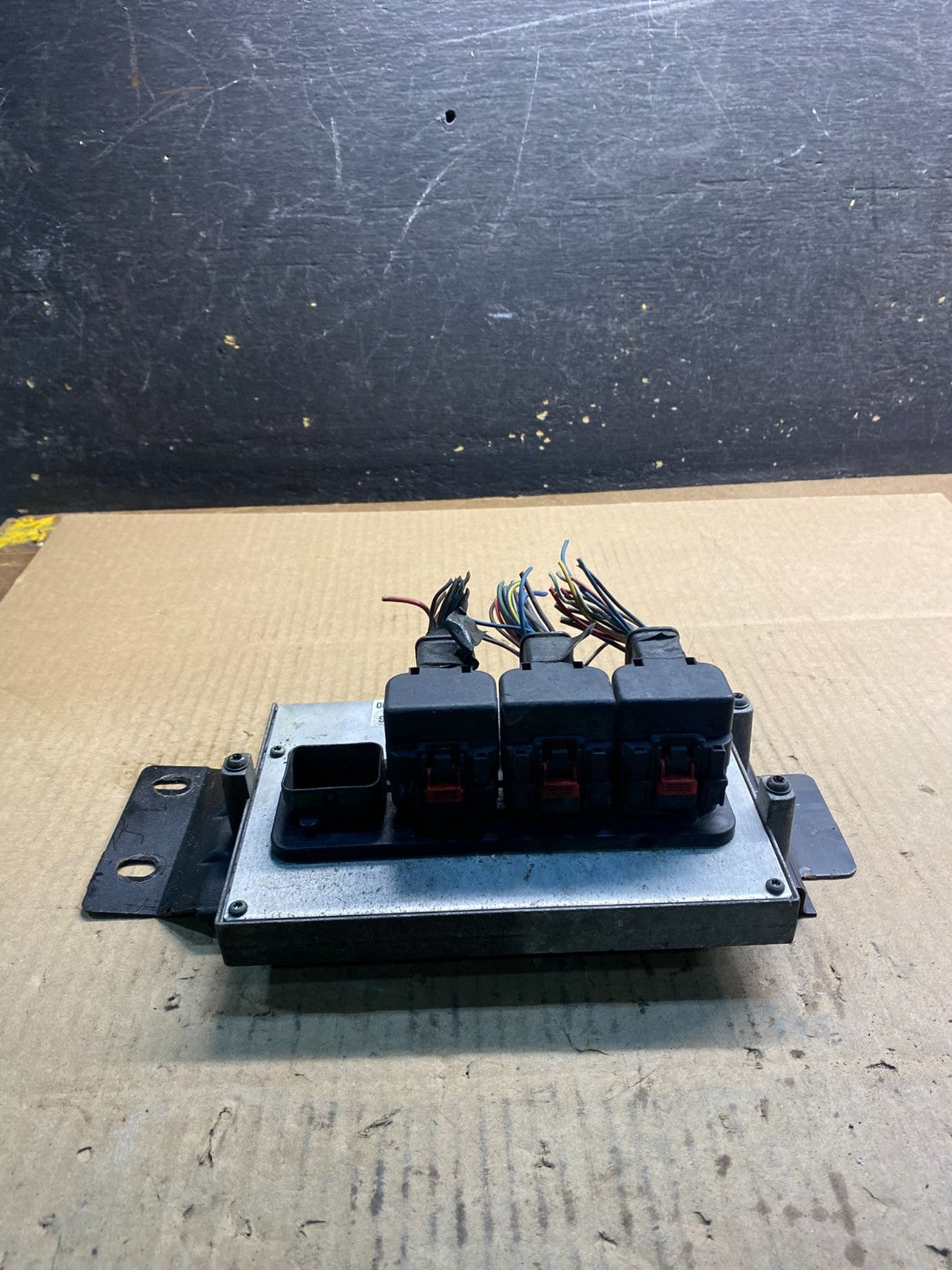 2005 to 2006 Jeep Liberty 3.7L ECU ECM PCM Engine Computer 56044781ag Z47371