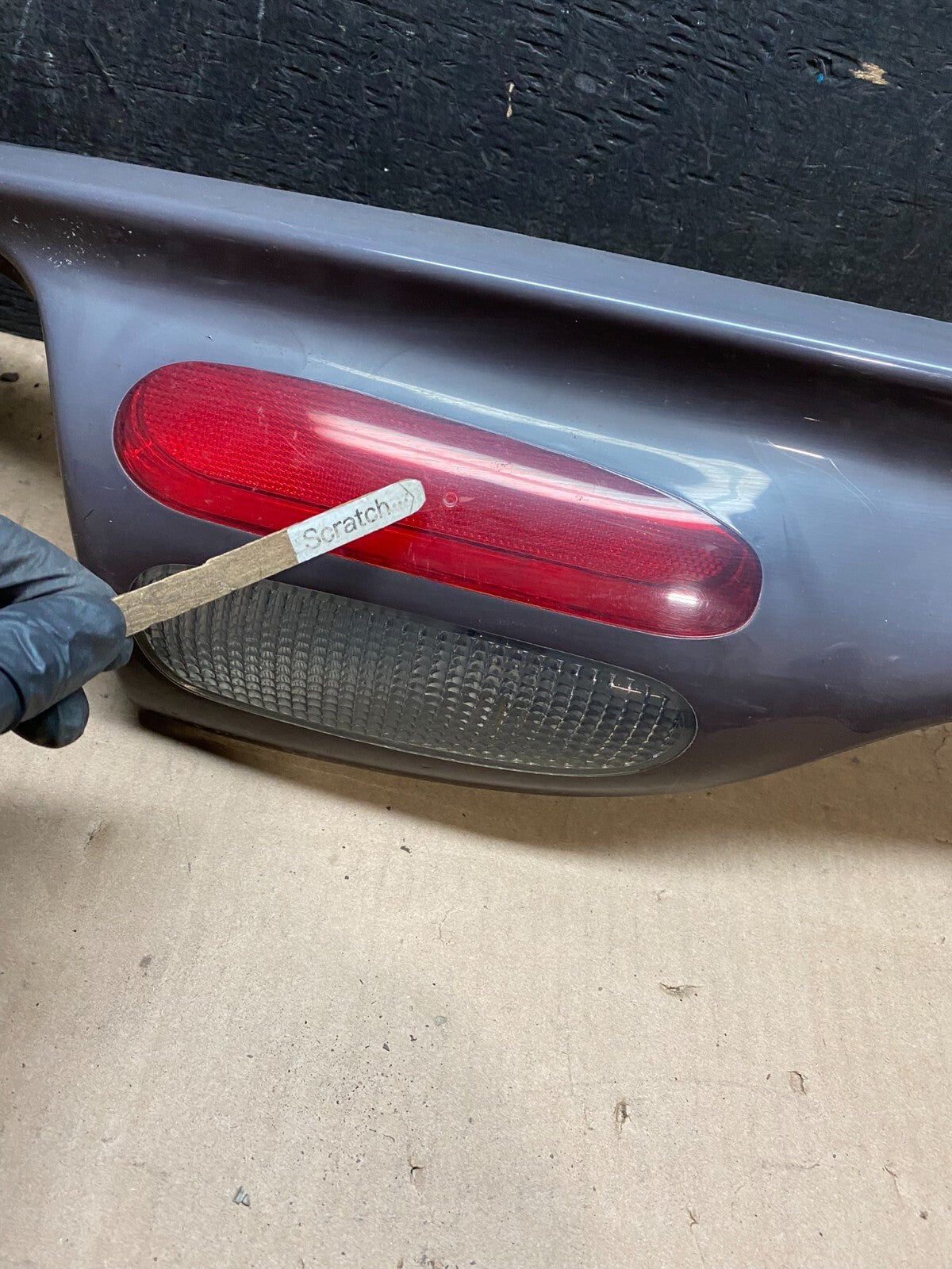 2000 to 2002 Ford Taurus Sedan Trunk Rear Center Lid Tail Light Panel J0544 DG3