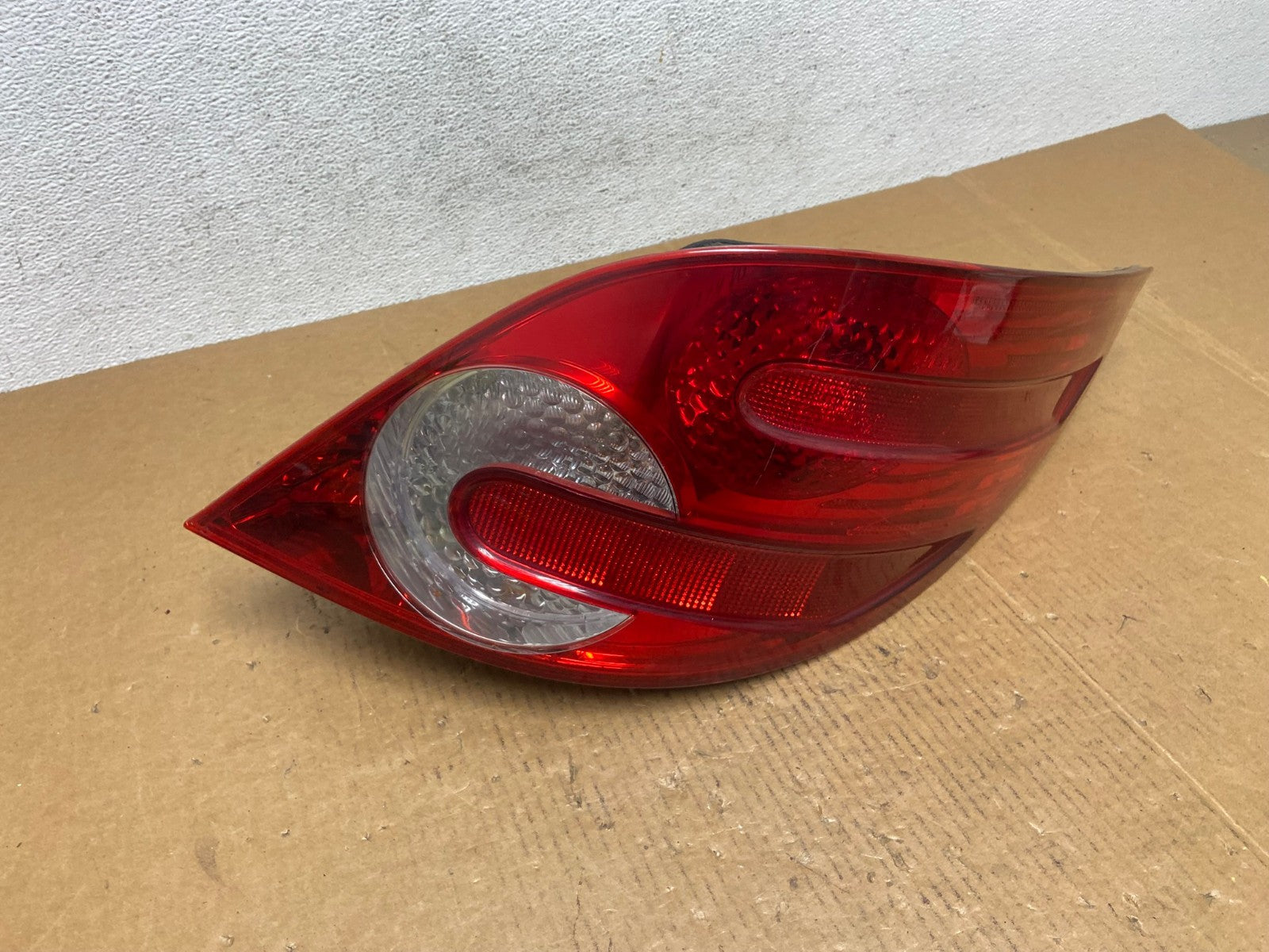 2006-2010 Mercedes W251 R-CLASS Right Passenger RH Side Tail Light AE0426 LK2