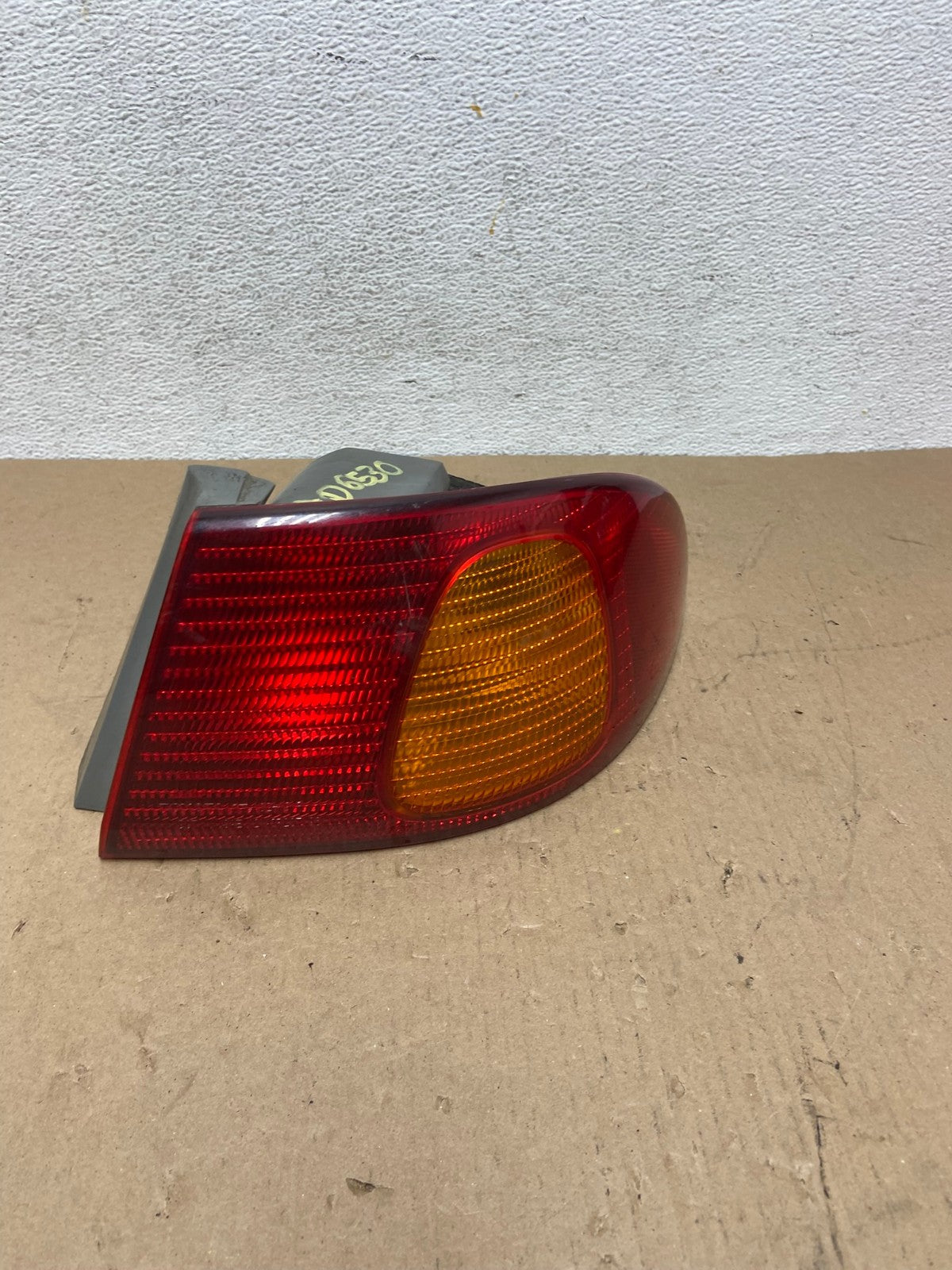 1998 1999 2000 Toyota Corolla Right Passenger Side Tail light AD6530 LK0