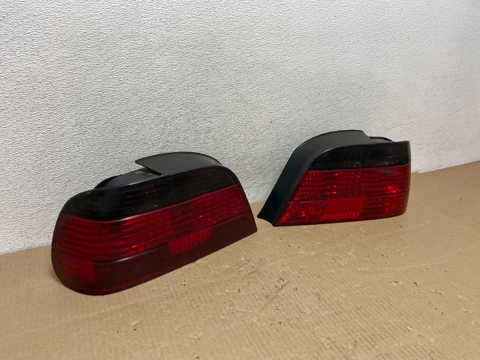 1999 to 2001 BMW E38 7-Series Left+Right Set Side Tail Light AG5898 DG2