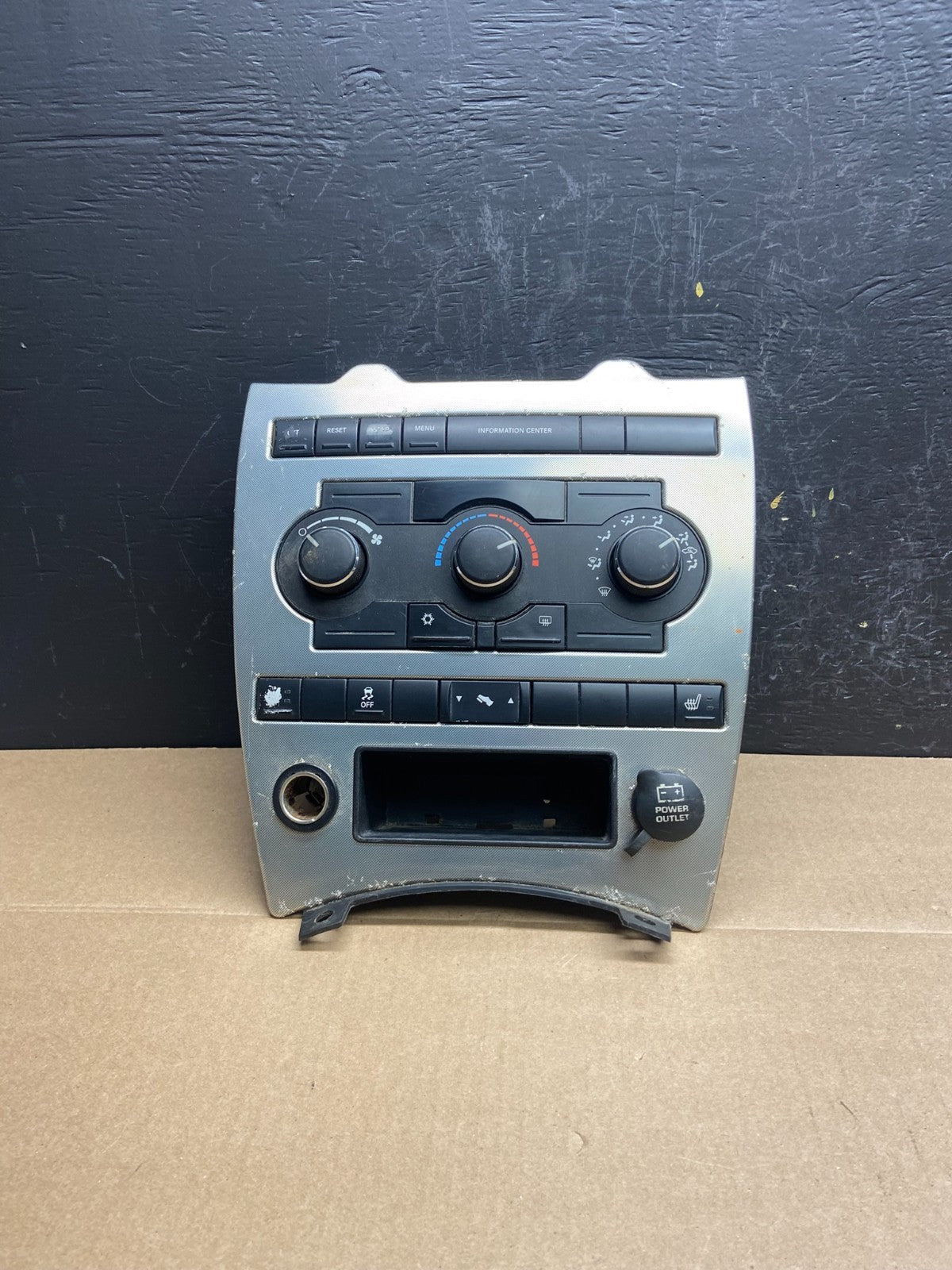 2005 to 2007 Jeep Commander Grand Cherokee A/C Climate Control Bezel AC6127 DG0