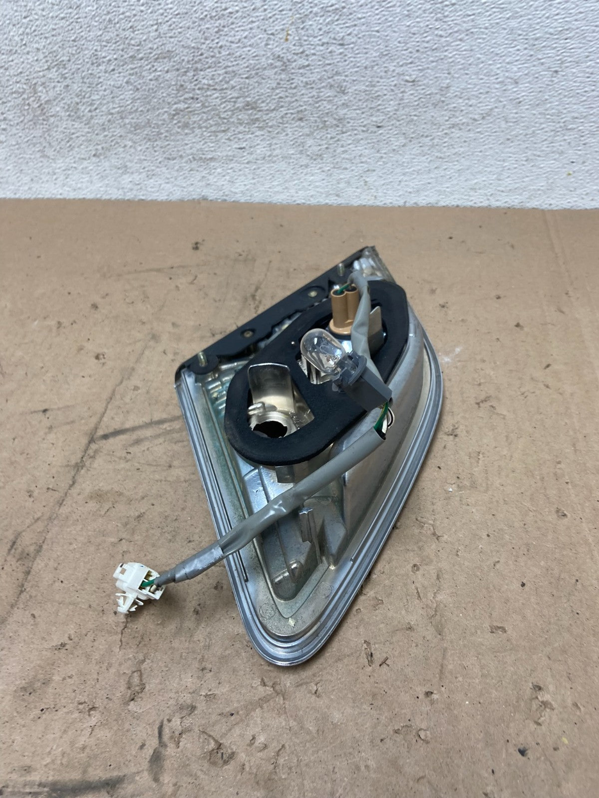 2005 2006 Lexus ES330 Right Passenger RH Side Tail Light Inner AG4932 DW4