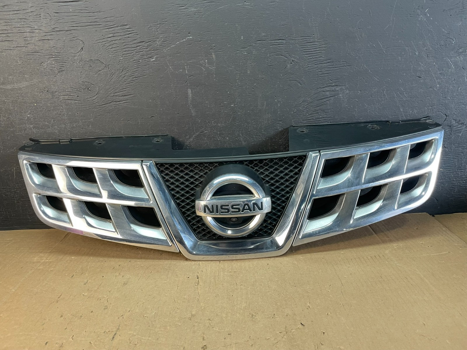 2011 to 2015 Nissan Rogue Front Upper Chrome Grill Grille AD5851 DG0