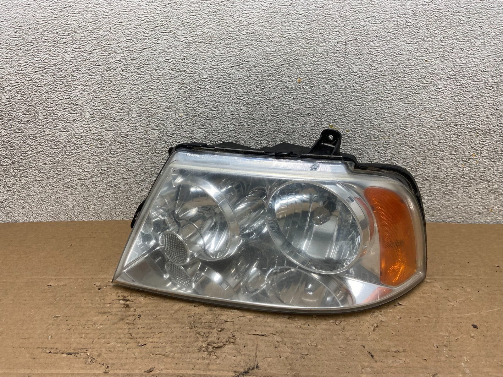 Halogen 2003-2006 Lincoln Navigator Left Driver Lh Side Headlight Oem AB4942 DW0