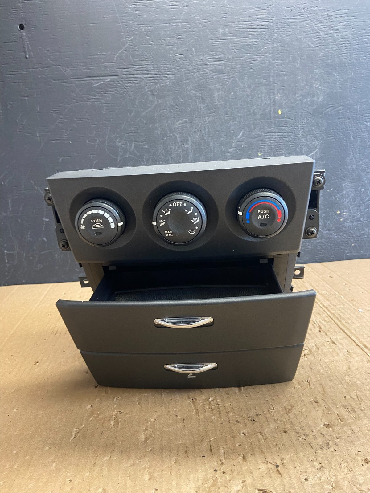 2003 to 2006 Kia Sorento Temperature AC Climate Control 97250-3E401 AE4116 DG1