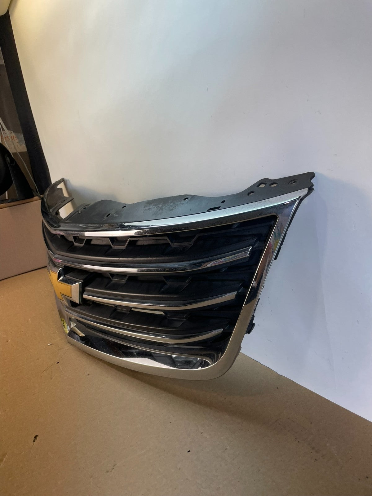 2013 to 2017 Chevrolet Traverse Front Upper Grill Grille AG9809 DG1