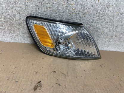 2000 to 2001 Lexus ES300 Right Passenger RH Side Turn Signal AH6894 LK0