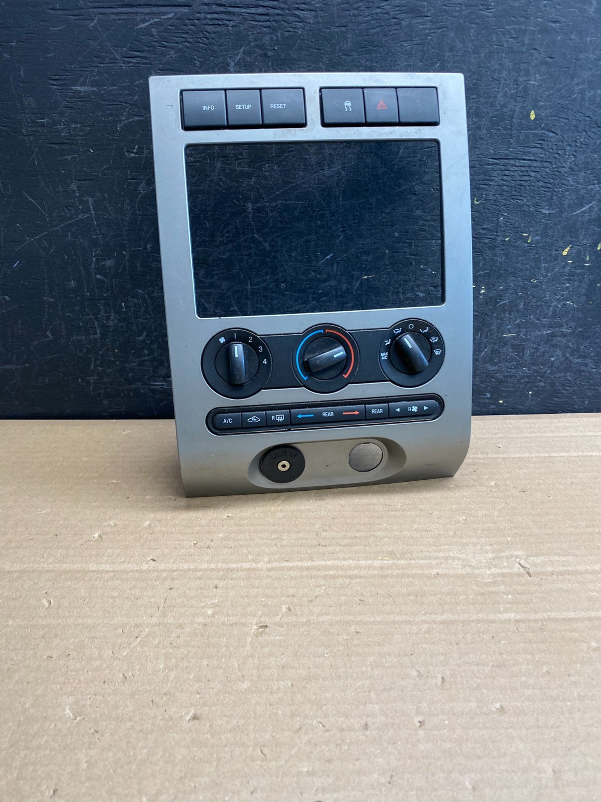 2007 - 2014 Ford Expedition Temperature Climate Control w/ Radio Bezel AG0076 DG0