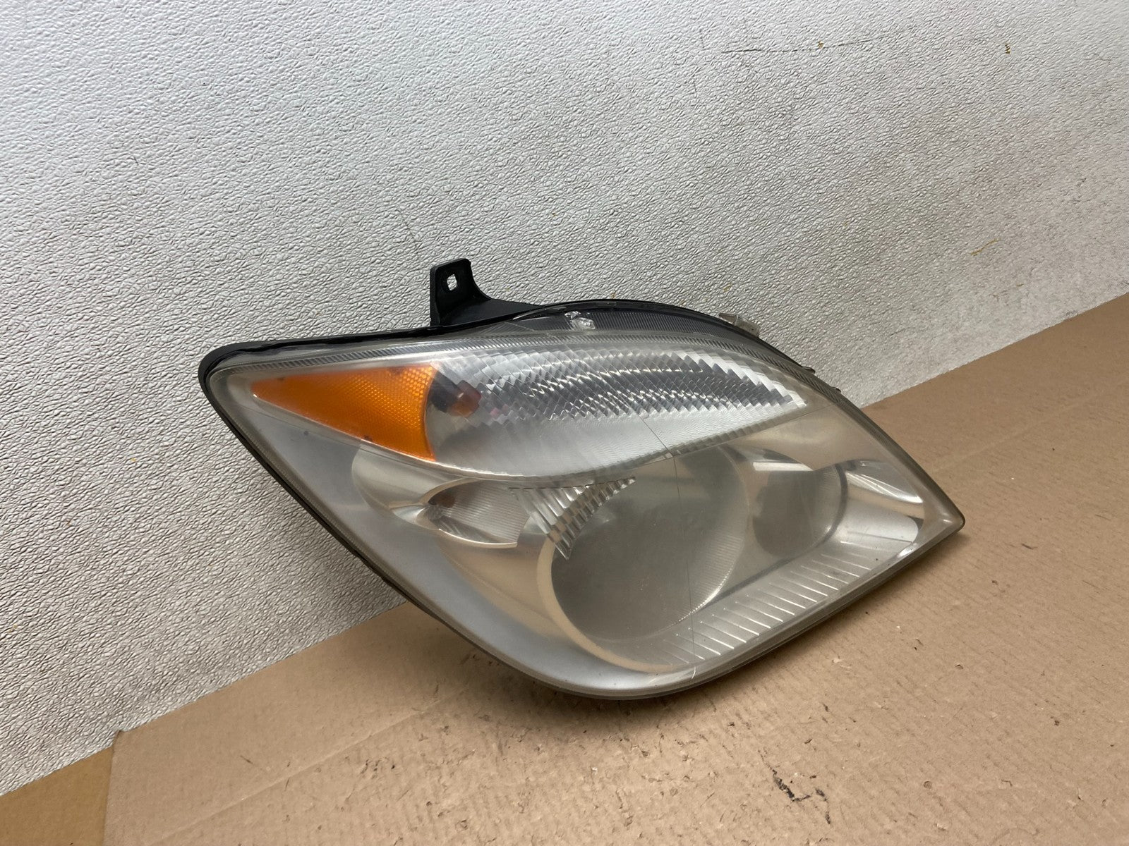 2007 to 2013 Mercedes Sprinter Headlight Right Passenger Halogen Oem Z6110 DW2