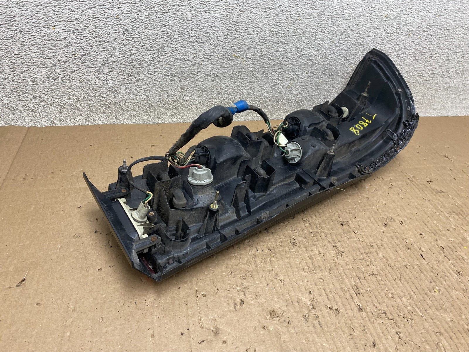 1995 1996 Lexus ES300 Right Passenger RH Side Tail Light Oem T7808 DW3