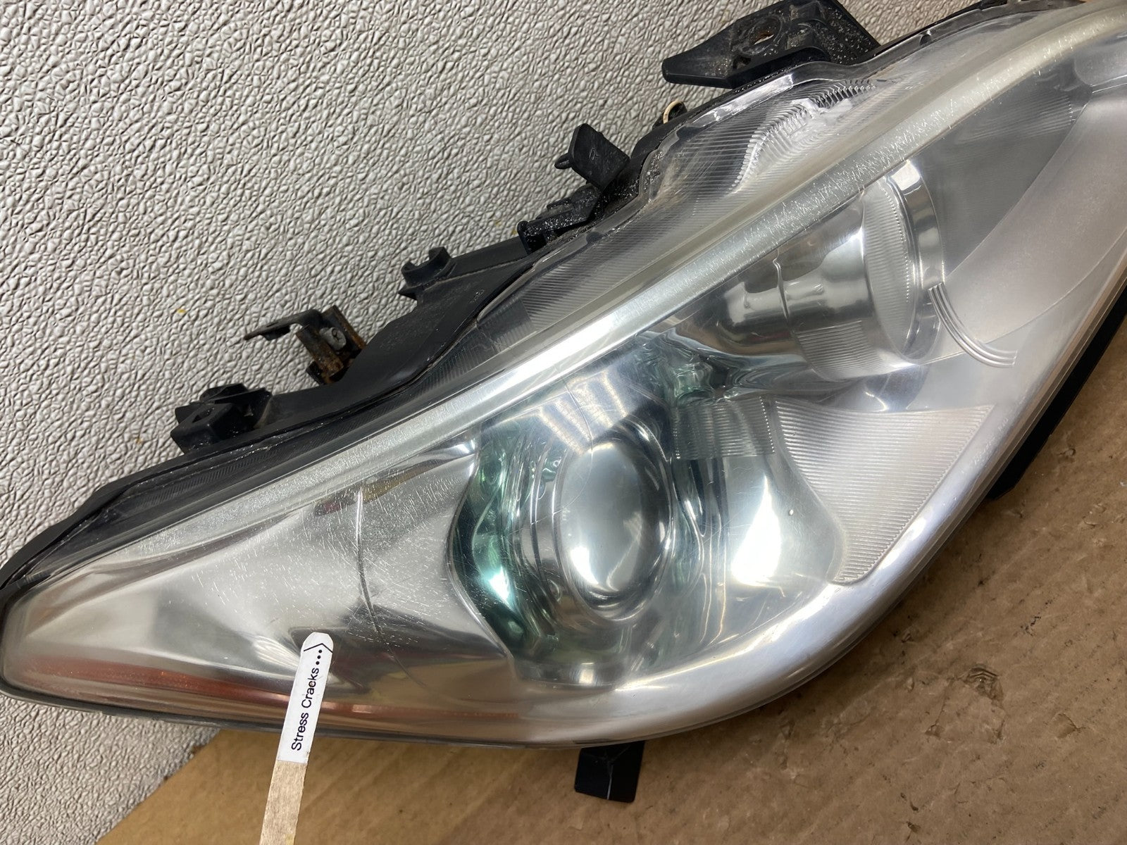 2011 to 2013 Infiniti M37 M56 Right Passenger Side HID Xenon Headlight AB5185 DW3